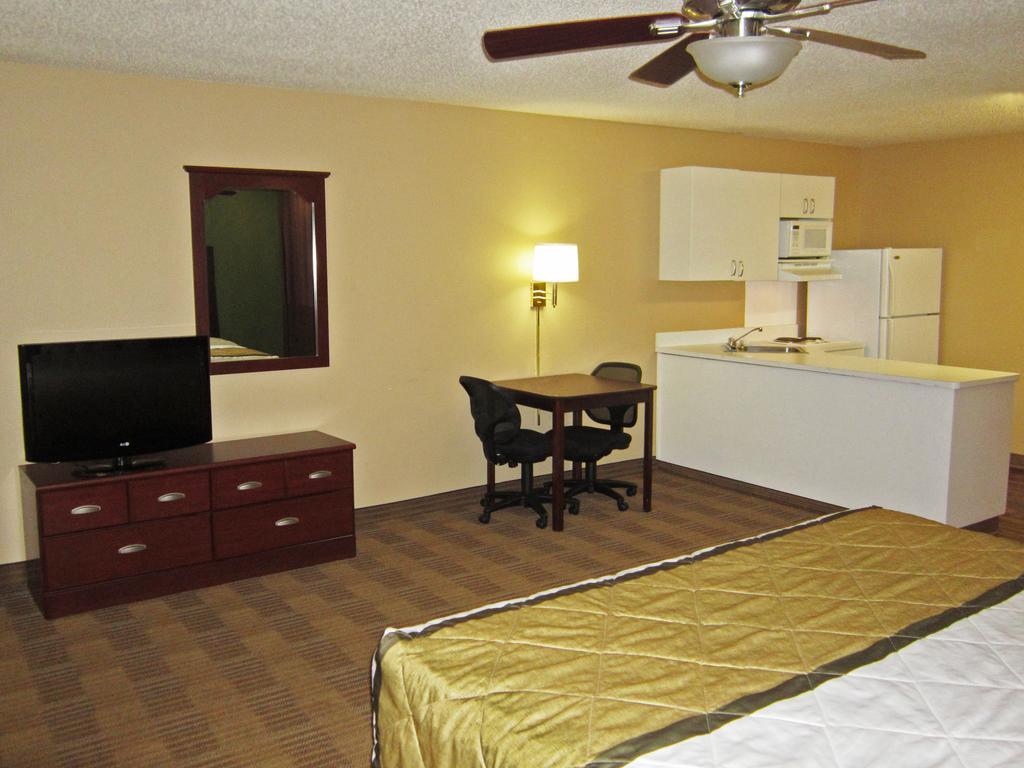 Extended Stay America Select Suites - Milwaukee - Waukesha Eksteriør billede